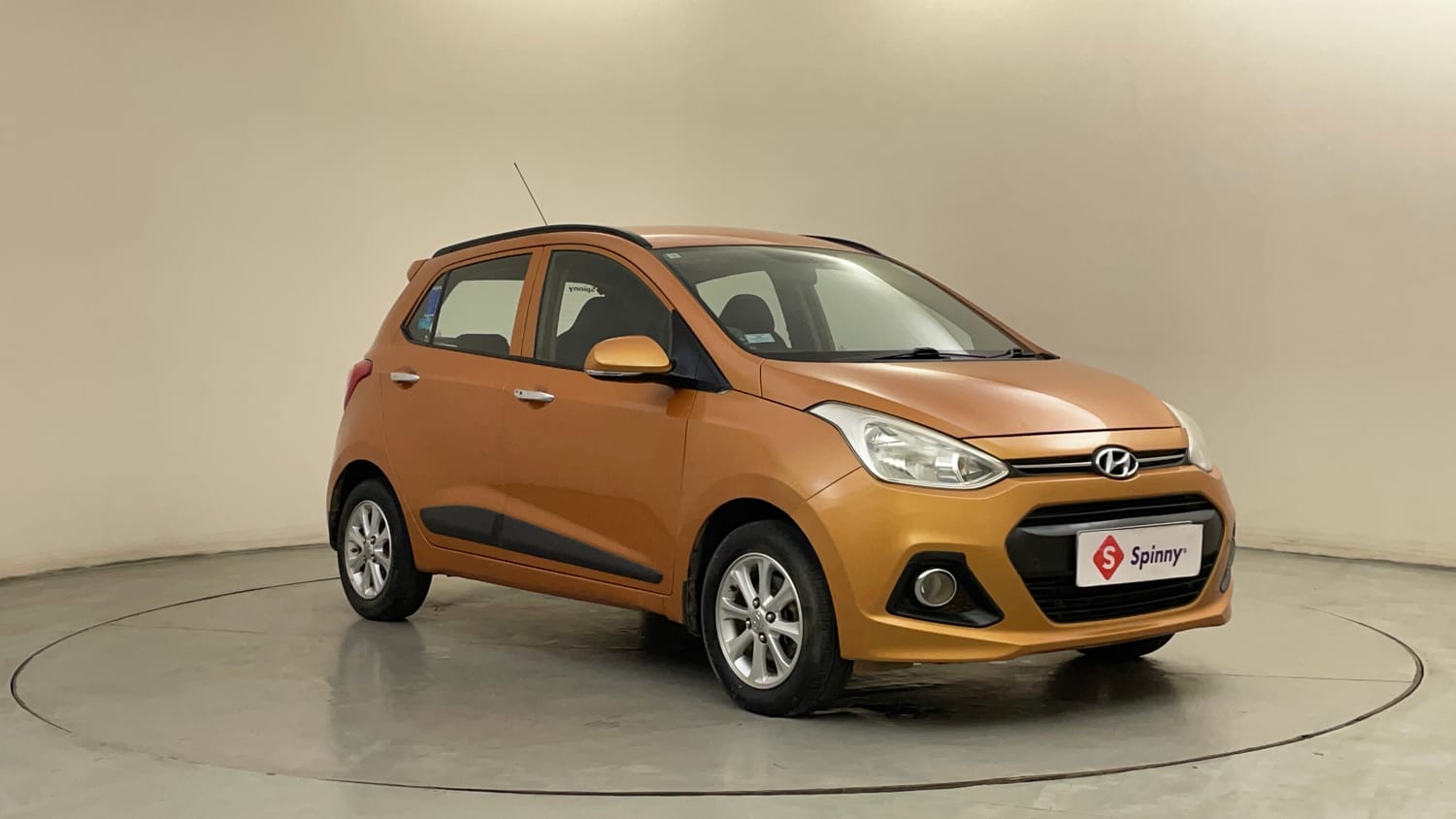 Used 2015 Hyundai Grand i10 Asta AT 1.2 Kappa VTVT Petrol Automatic exterior RIGHT FRONT CORNER VIEW