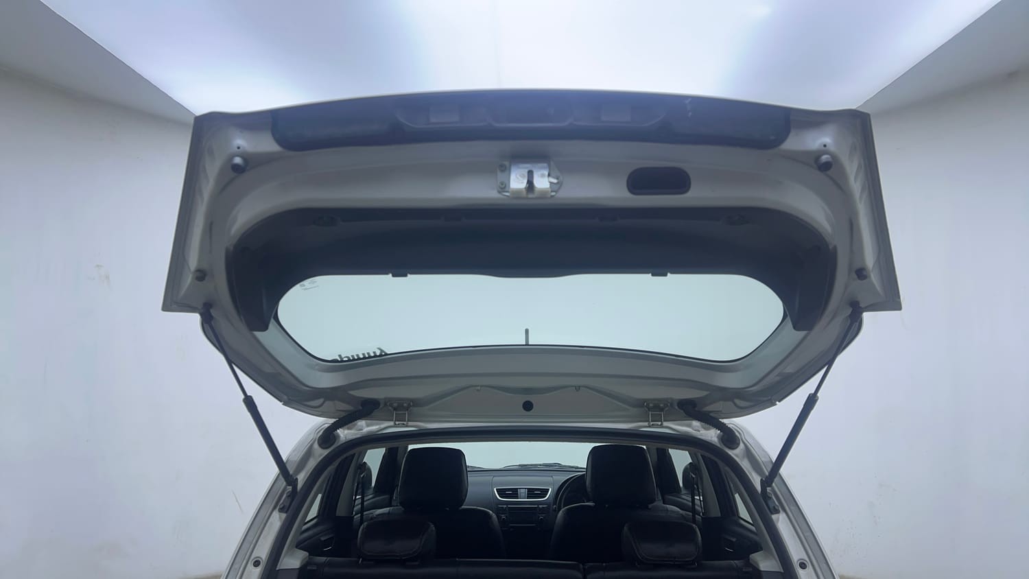 Used 2015 Maruti Suzuki Swift VXi Petrol Manual interior DICKY DOOR OPEN VIEW