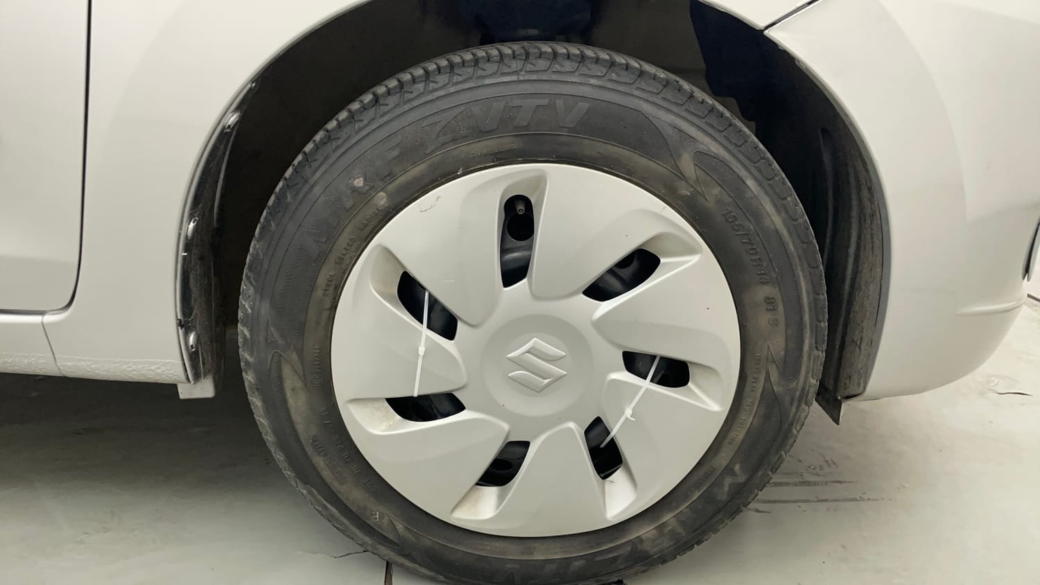 Used 2014 Maruti Suzuki Celerio VXi Petrol Manual tyres RIGHT FRONT TYRE RIM VIEW