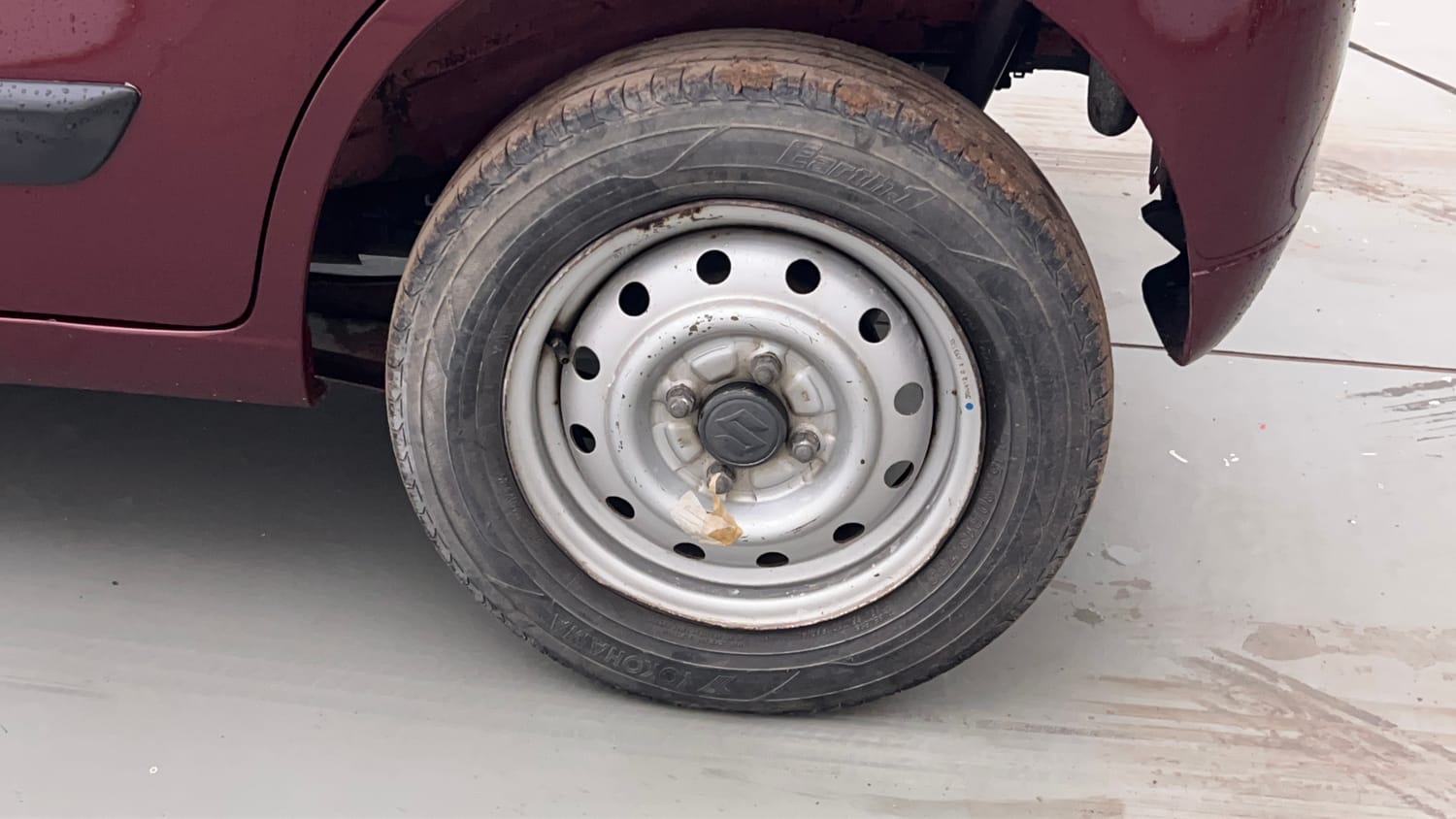 Used 2012 Maruti Suzuki Wagon R LXi Petrol Manual tyres LEFT REAR TYRE RIM VIEW