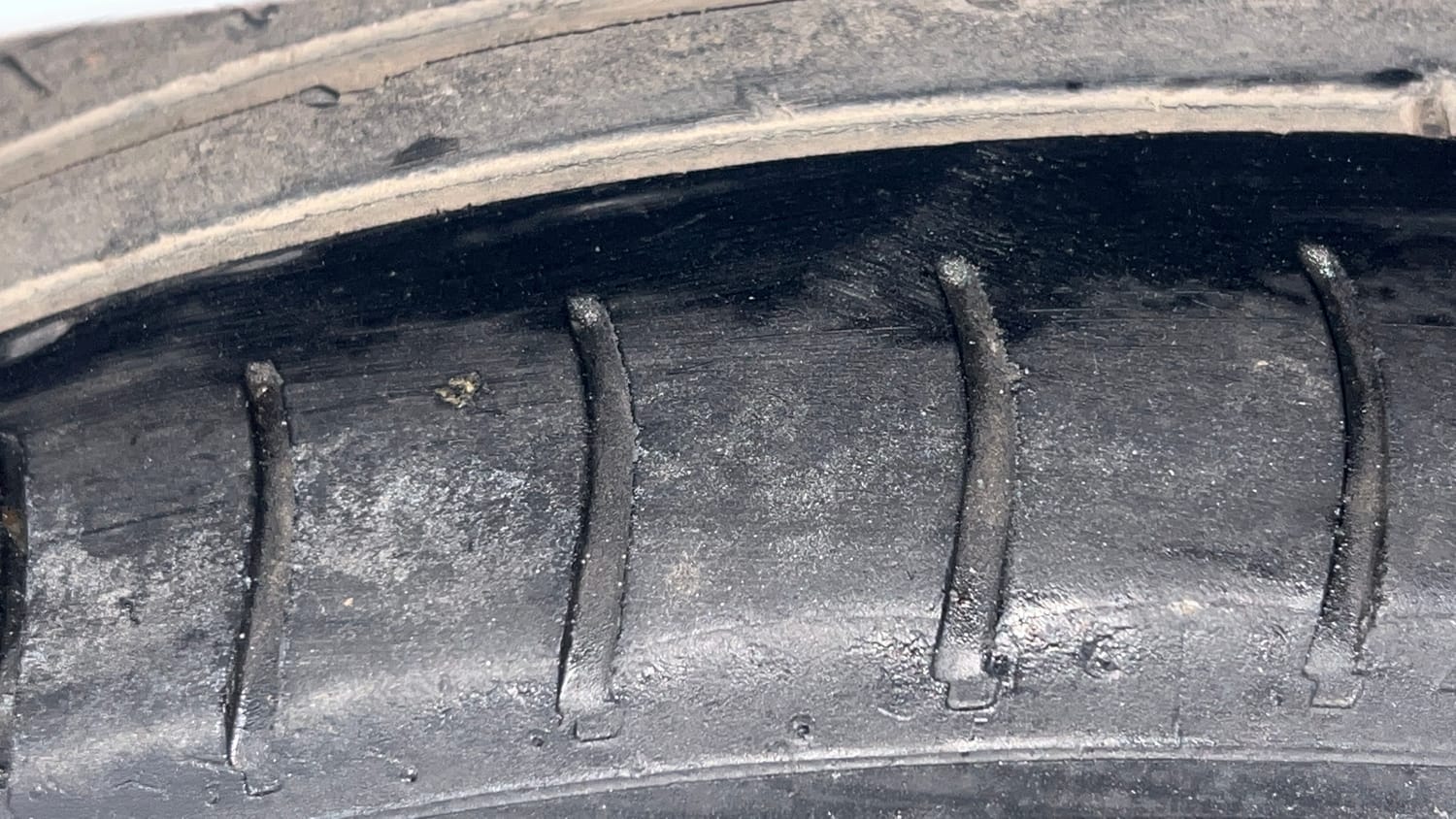 Used 2017 Tata Tiago Revotron XT Petrol Manual tyres RIGHT REAR TYRE TREAD VIEW