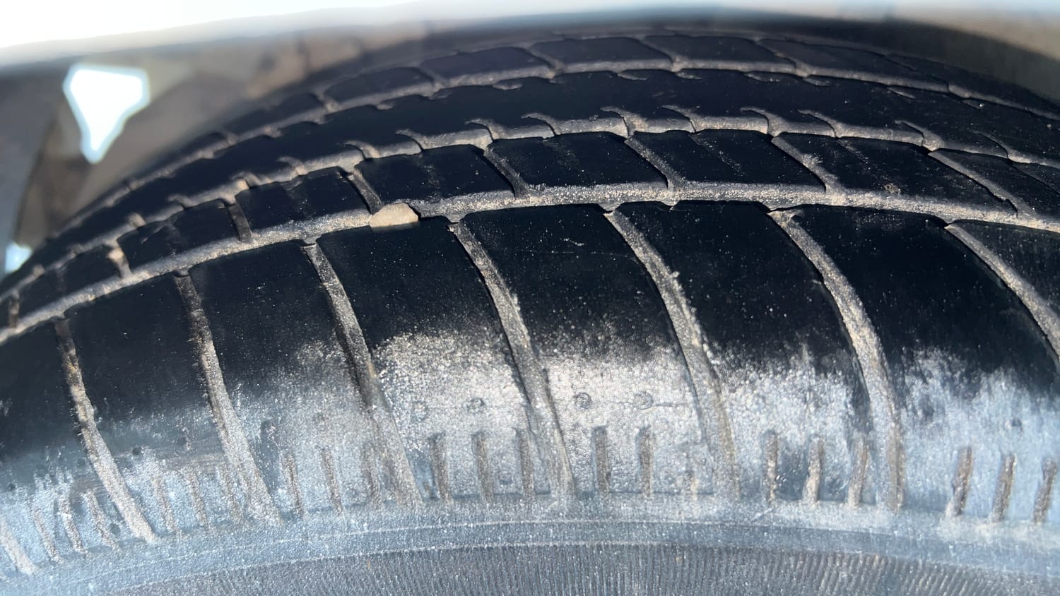 Used 2015 Hyundai Grand i10 Asta AT 1.2 Kappa VTVT Petrol Automatic tyres RIGHT REAR TYRE TREAD VIEW