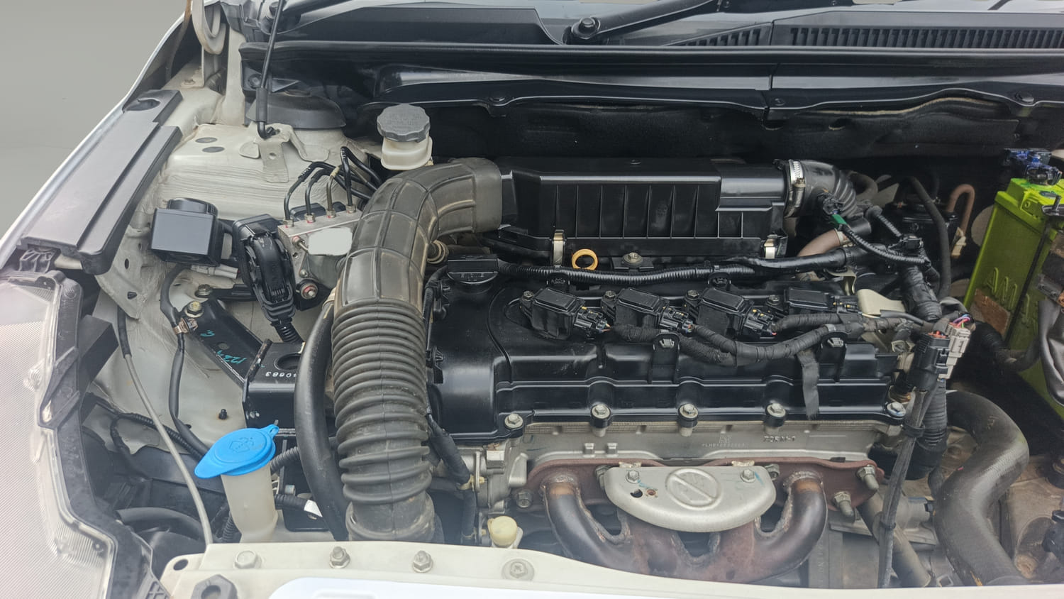 Used 2018 Maruti Suzuki Ciaz Delta Hybrid 1.5 Petrol Manual engine ENGINE RIGHT SIDE HINGE & APRON VIEW