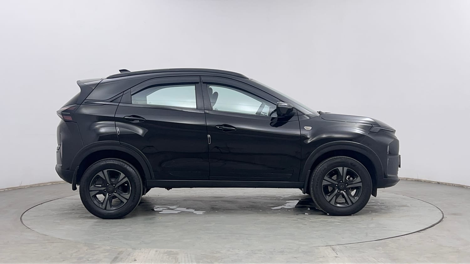 Used 2024 Tata Nexon Creative Plus 1.2 Petrol 6MT Dark Edition Petrol Manual exterior RIGHT SIDE VIEW