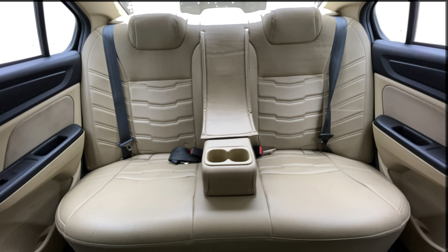Used 2023 Honda Amaze VX 1.2 Petrol MT Petrol Manual interior REAR SEAT CONDITION VIEW