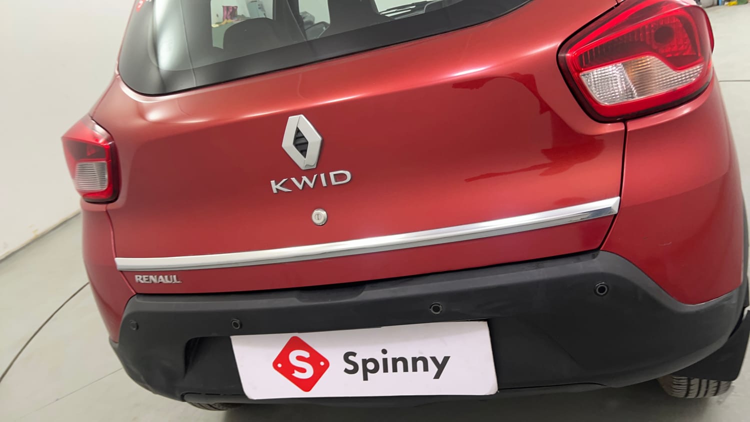 Used 2017 Renault Kwid RXL Petrol Manual dents MINOR SCRATCH