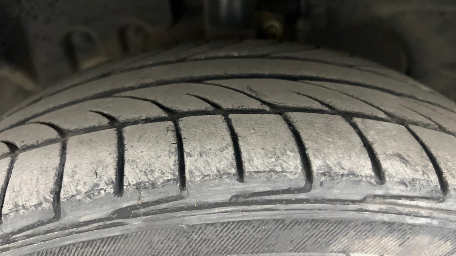 Used 2013 Ford EcoSport Titanium 1.5 TDCi Diesel Manual tyres LEFT FRONT TYRE TREAD VIEW