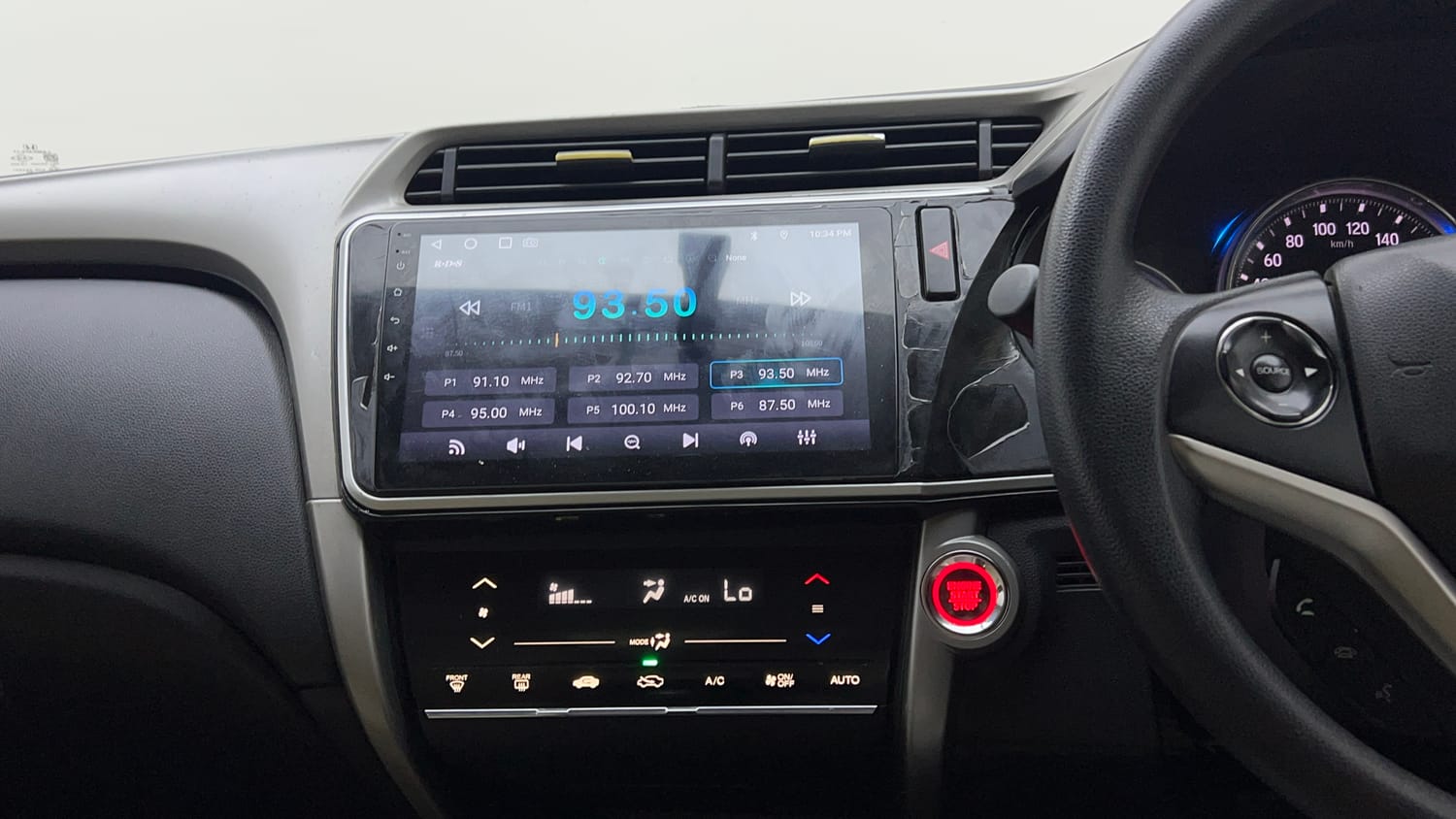 Used 2017 Honda City V Petrol Petrol Manual interior MUSIC SYSTEM & AC CONTROL VIEW