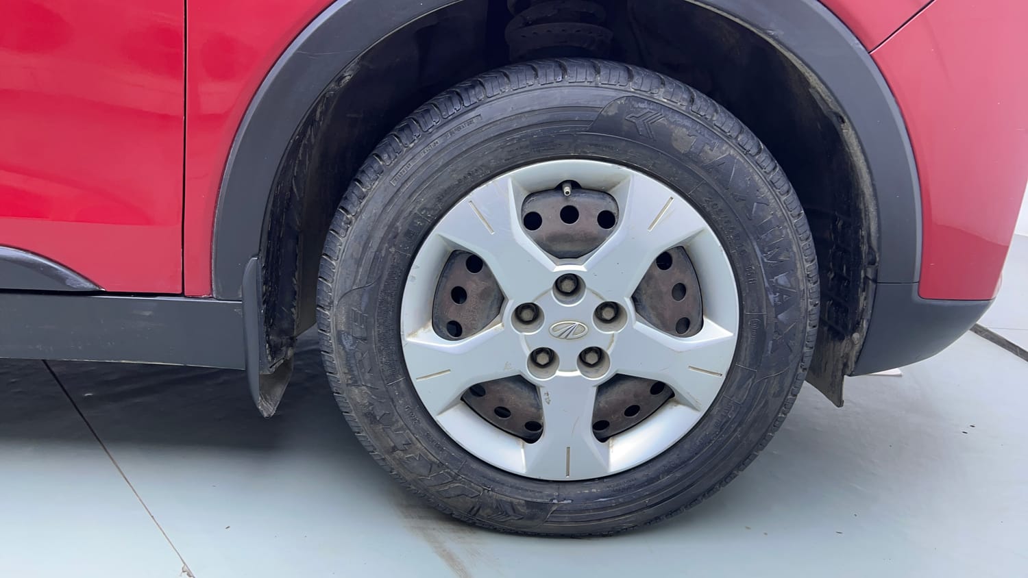 Used 2019 Mahindra XUV 300 1.2 W6 Petrol Manual tyres RIGHT FRONT TYRE RIM VIEW