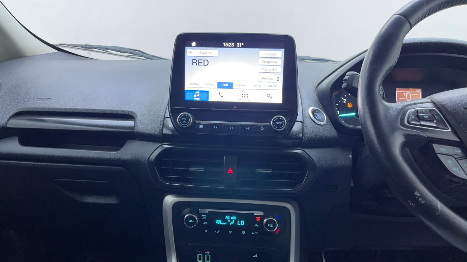 Used 2018 Ford EcoSport Titanium + 1.5L TDCi Diesel Manual interior MUSIC SYSTEM & AC CONTROL VIEW