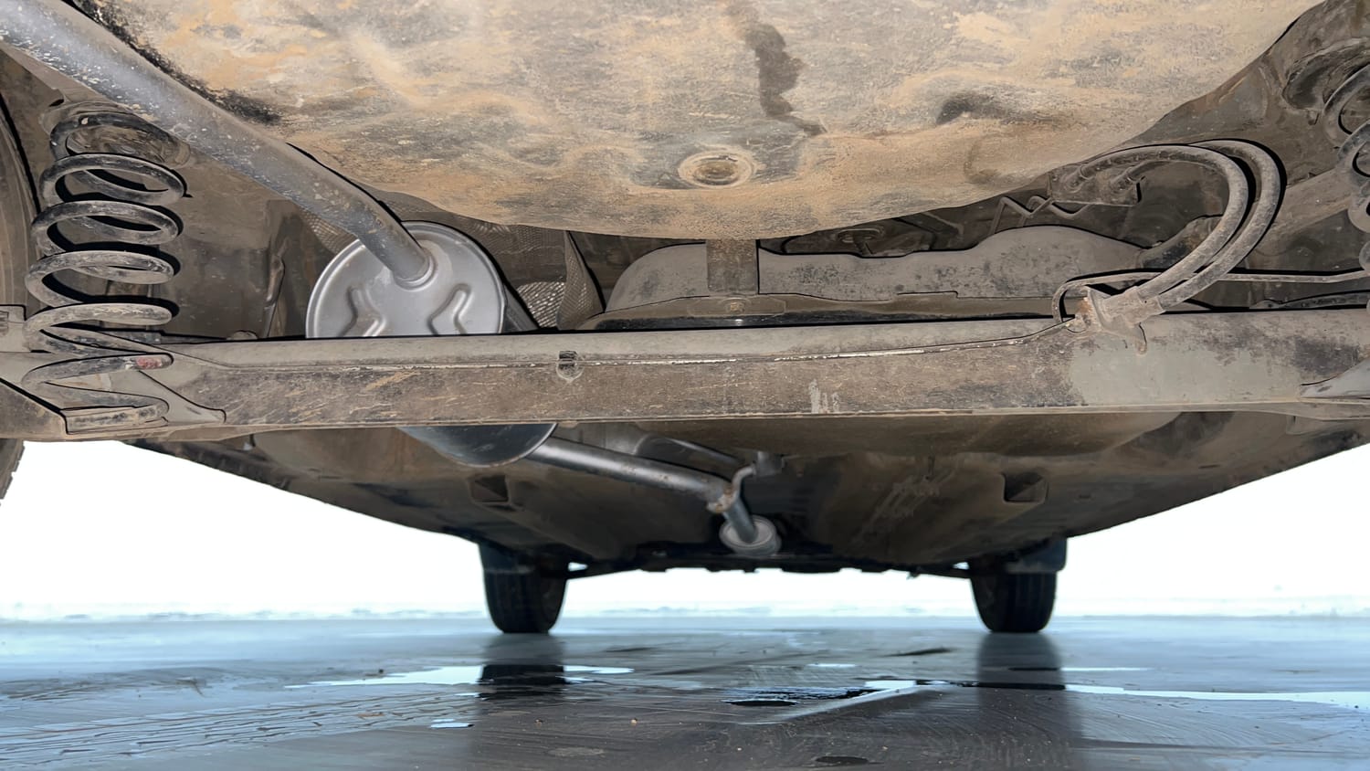 Used 2018 Renault Kwid CLIMBER 1.0 Petrol Manual extra REAR UNDERBODY VIEW (TAKEN FROM REAR)