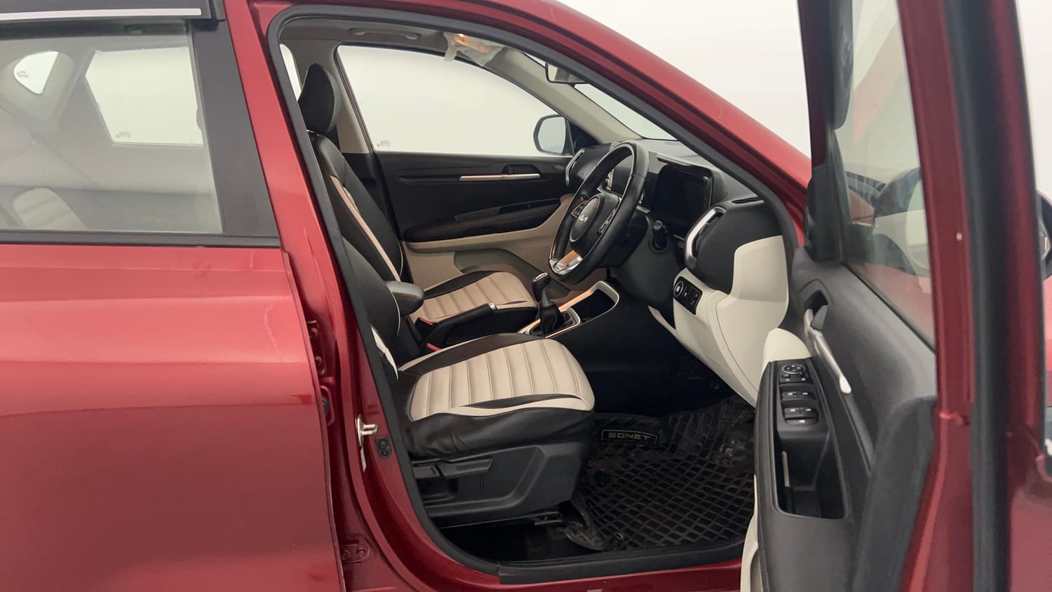 Used 2022 Kia Sonet HTX 1.5 Diesel Manual interior RIGHT SIDE FRONT DOOR CABIN VIEW