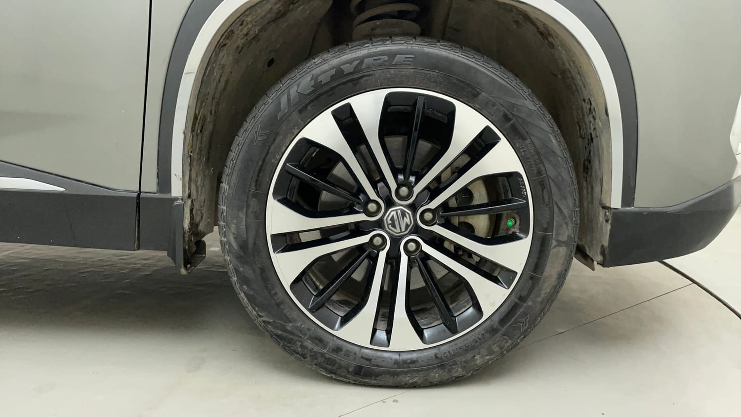 Used 2022 MG Motors Hector Sharp 1.5 Petrol Turbo Hybrid MT Hybrid Manual tyres RIGHT FRONT TYRE RIM VIEW