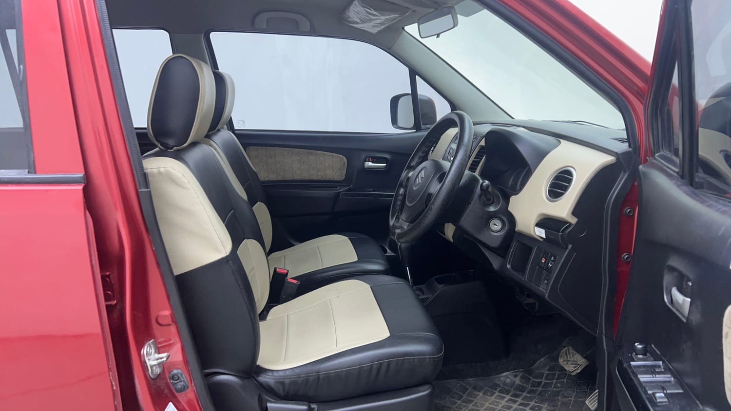 Used 2017 Maruti Suzuki Wagon R 1.0 VXI AMT Petrol Automatic interior RIGHT SIDE FRONT DOOR CABIN VIEW