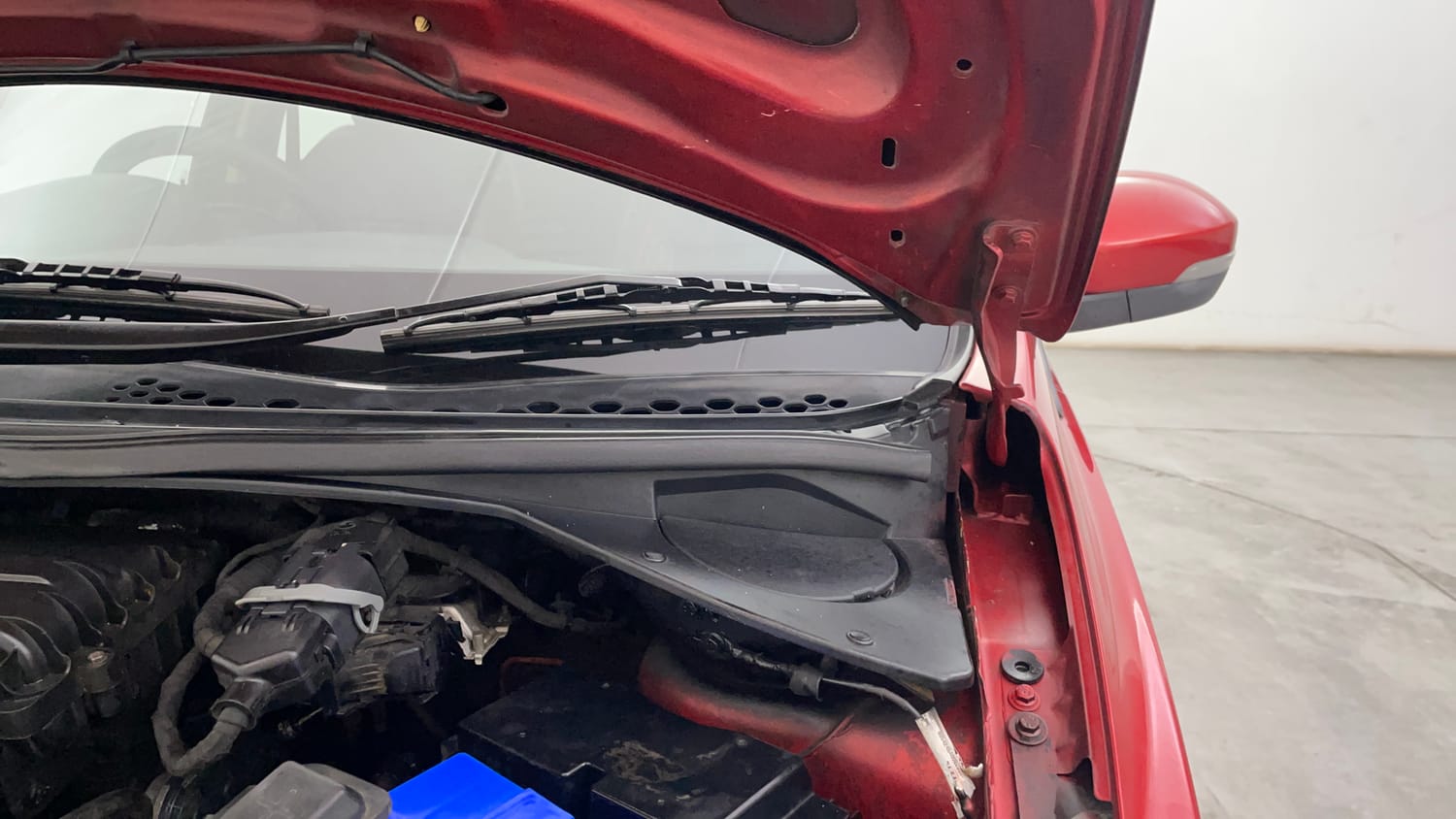 Used 2017 Tata Tiago Revotron XZA Petrol Automatic engine ENGINE LEFT SIDE HINGE & APRON VIEW