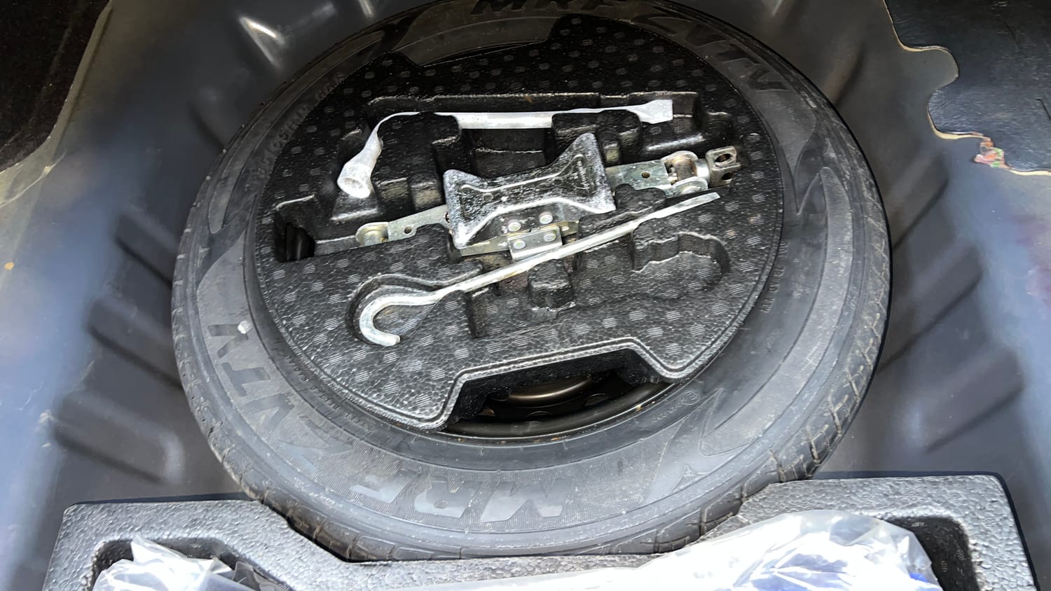 Used 2018 Maruti Suzuki Ciaz Zeta 1.4 MT Petrol Manual tyres SPARE TYRE VIEW
