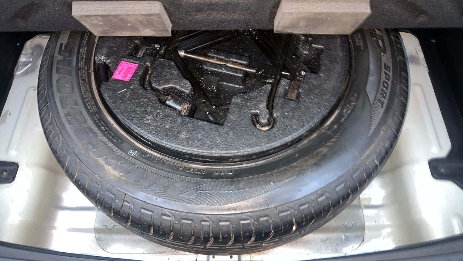 Used 2018 Hyundai Creta SX 1.6 Dual Tone Petrol Petrol Manual tyres SPARE TYRE VIEW
