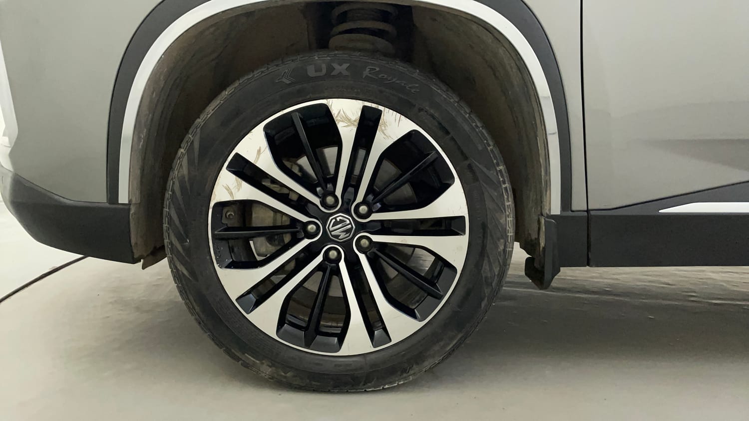 Used 2022 MG Motors Hector Sharp 1.5 Petrol Turbo Hybrid MT Hybrid Manual tyres LEFT FRONT TYRE RIM VIEW