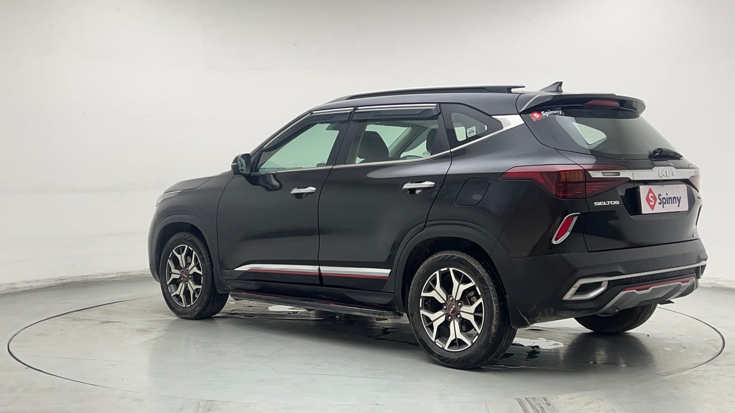 Used 2023 Kia Seltos GTX Plus 1.4 Petrol Manual exterior LEFT REAR CORNER VIEW