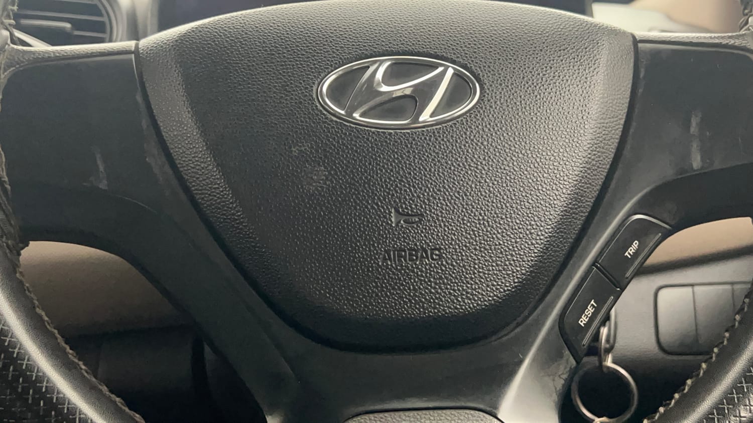 Used 2017 Hyundai Grand i10 Magna 1.2 Kappa VTVT Petrol Manual top_features Airbags