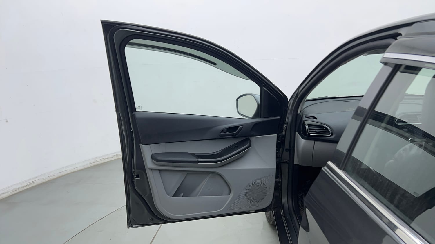 Used 2021 Tata Tiago LE Petro l+ CNG(Outside Fitted) Cng Manual interior LEFT FRONT DOOR OPEN VIEW