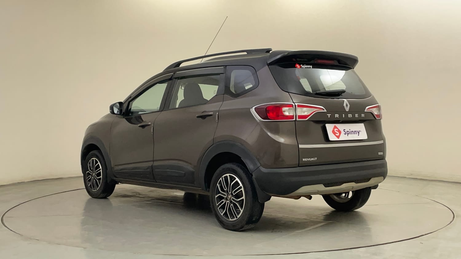 Used 2022 Renault Triber RXZ EASY-R AMT Dual Tone Petrol Automatic exterior LEFT REAR CORNER VIEW