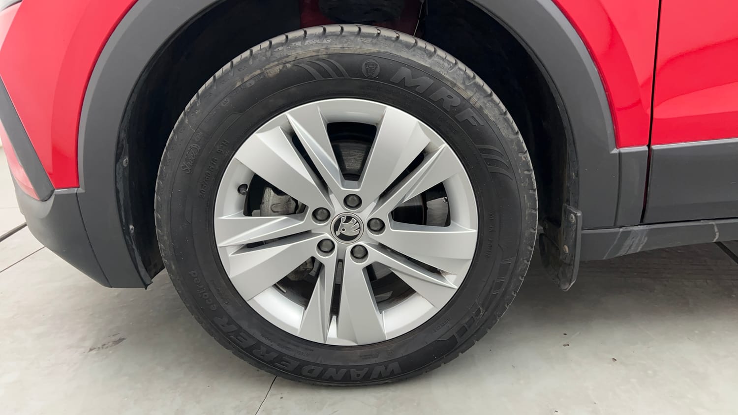 Used 2024 Skoda Kushaq Ambition 1.0L TSI MT Petrol Manual tyres LEFT FRONT TYRE RIM VIEW