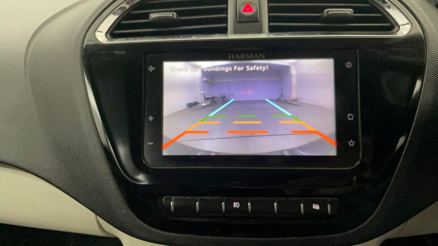 Used 2022 null Petrol Automatic top_features Rear camera
