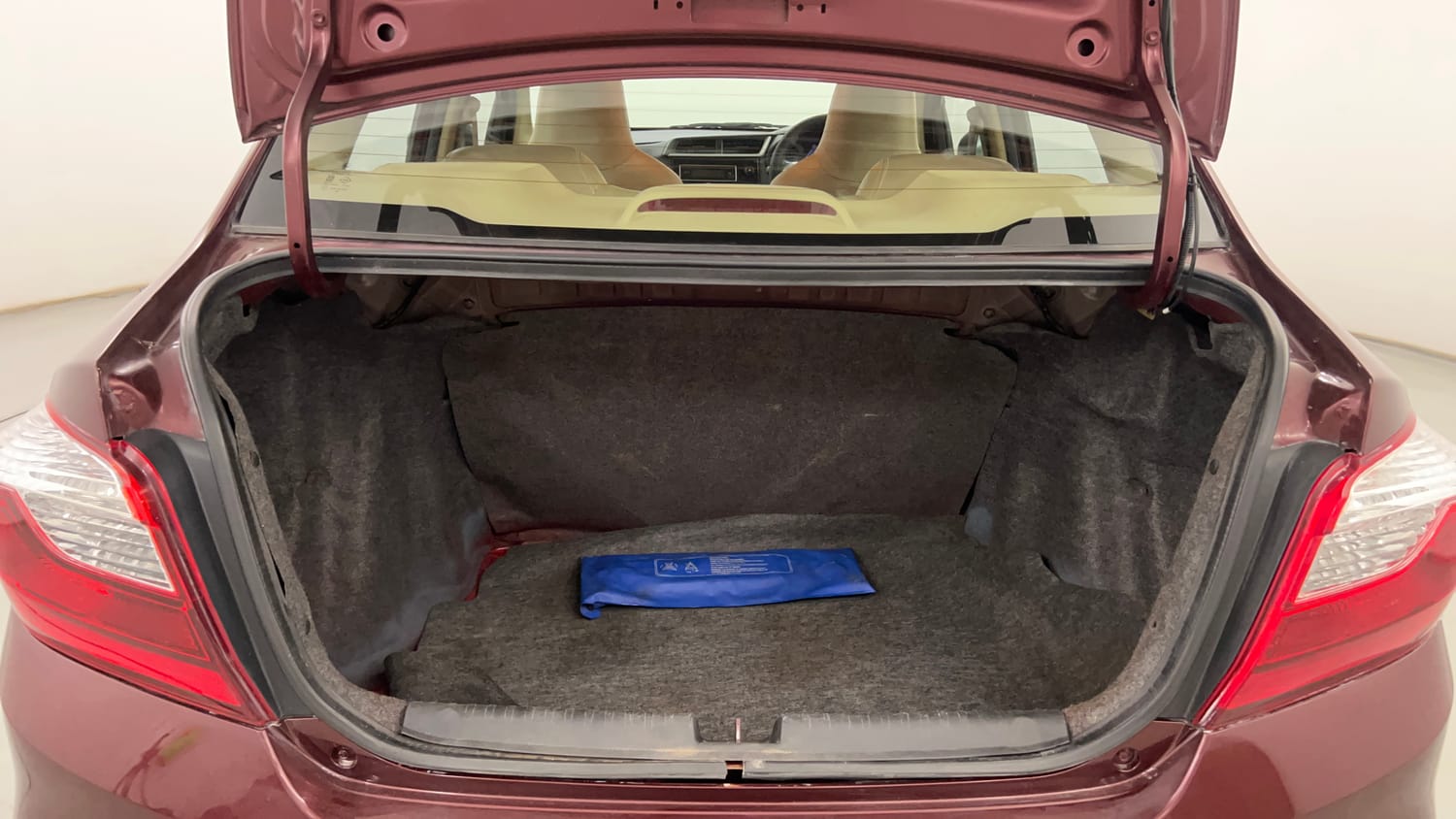 Used 2019 Honda Amaze 1.5 SX i-DTEC Diesel Manual interior DICKY INSIDE VIEW