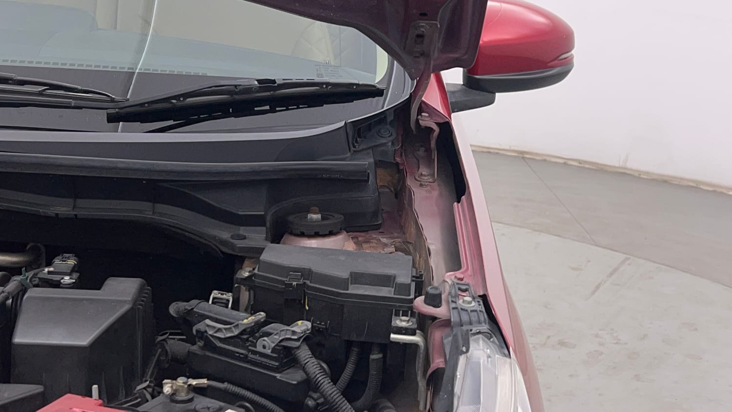 Used 2022 Honda Amaze VX CVT 1.2 Petrol Petrol Automatic engine ENGINE LEFT SIDE HINGE & APRON VIEW
