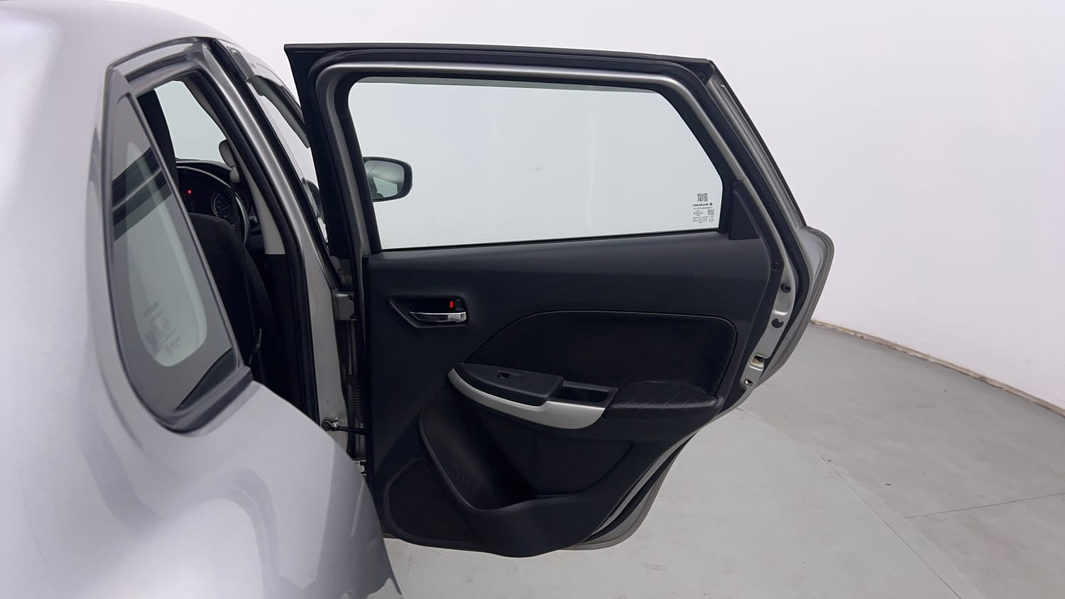 Used 2016 Maruti Suzuki Baleno Delta 1.2 Petrol Manual interior RIGHT REAR DOOR OPEN VIEW