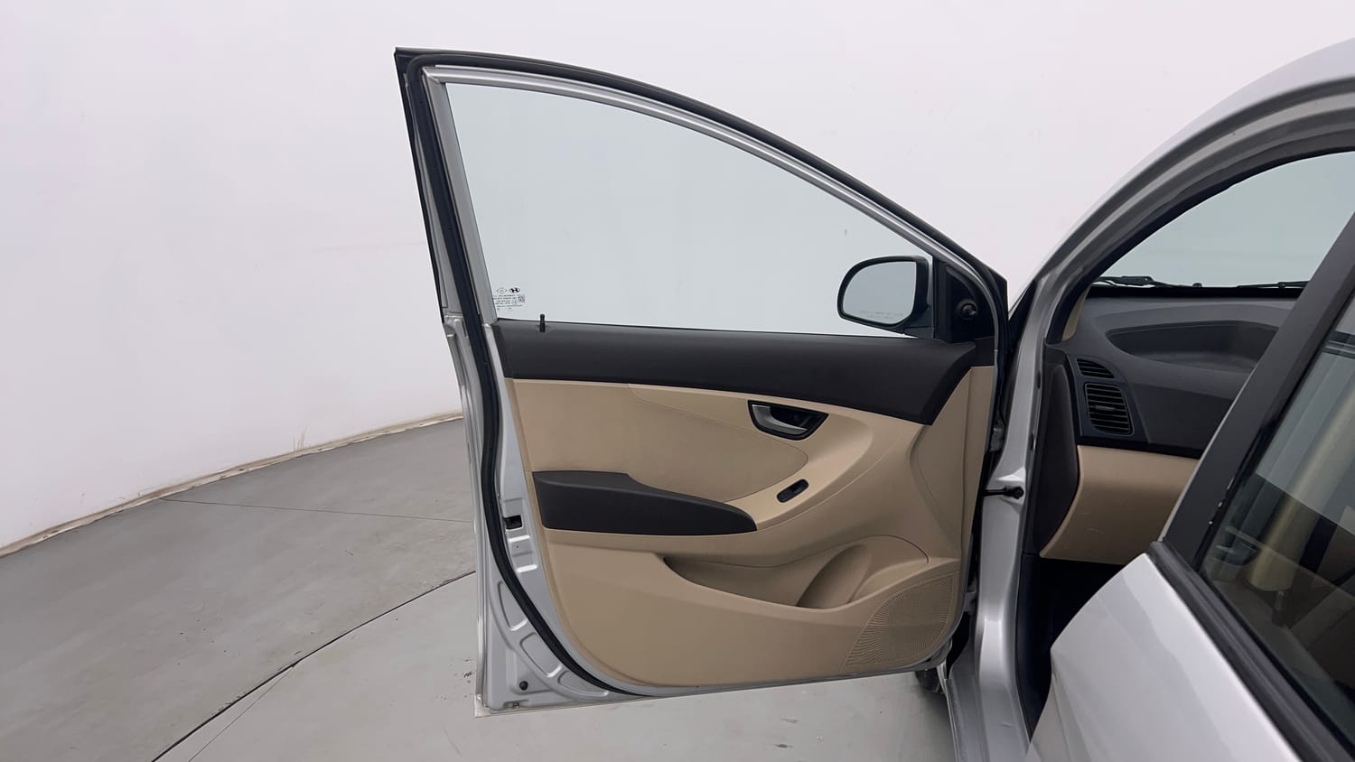Used 2014 Hyundai Eon Sportz Petrol Manual interior LEFT FRONT DOOR OPEN VIEW