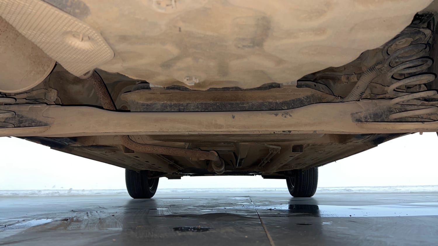 Used 2023 Nissan Magnite XE Petrol Manual extra REAR UNDERBODY VIEW (TAKEN FROM REAR)