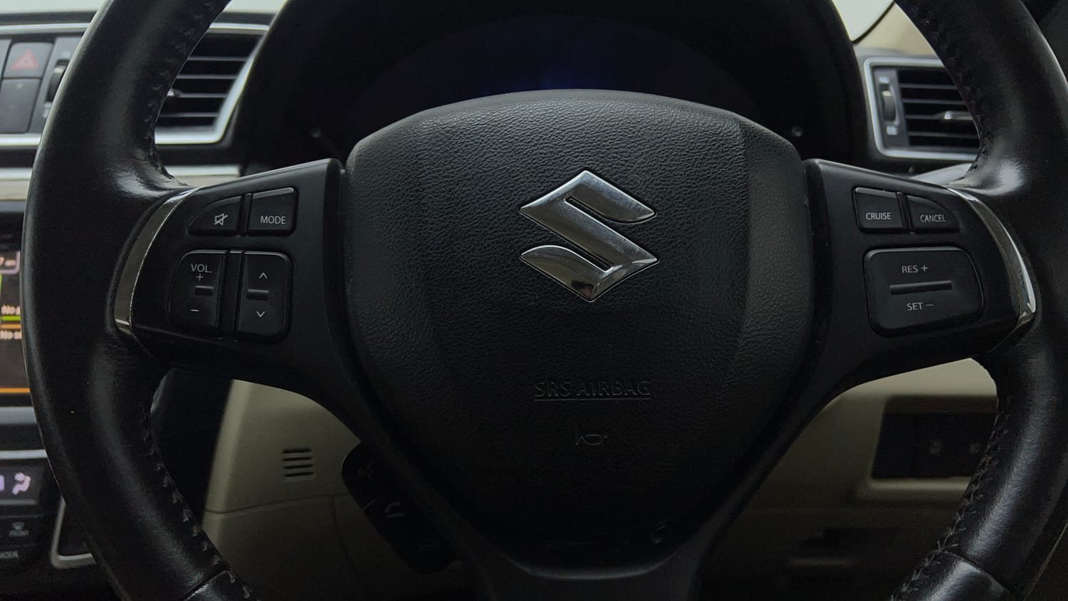 Used 2018 Maruti Suzuki Ciaz Alpha Hybrid 1.5 Petrol Manual top_features Airbags