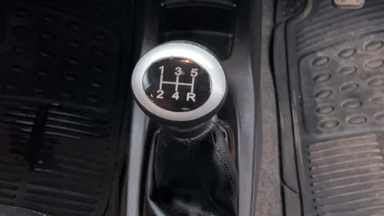 Used 2012 Maruti Suzuki Wagon R LXi Petrol Manual interior GEAR  KNOB VIEW