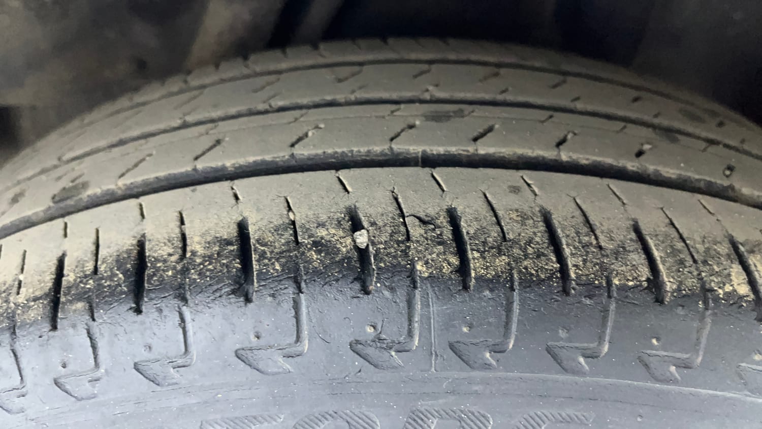 Used 2014 Honda City SV Petrol Manual tyres LEFT REAR TYRE TREAD VIEW