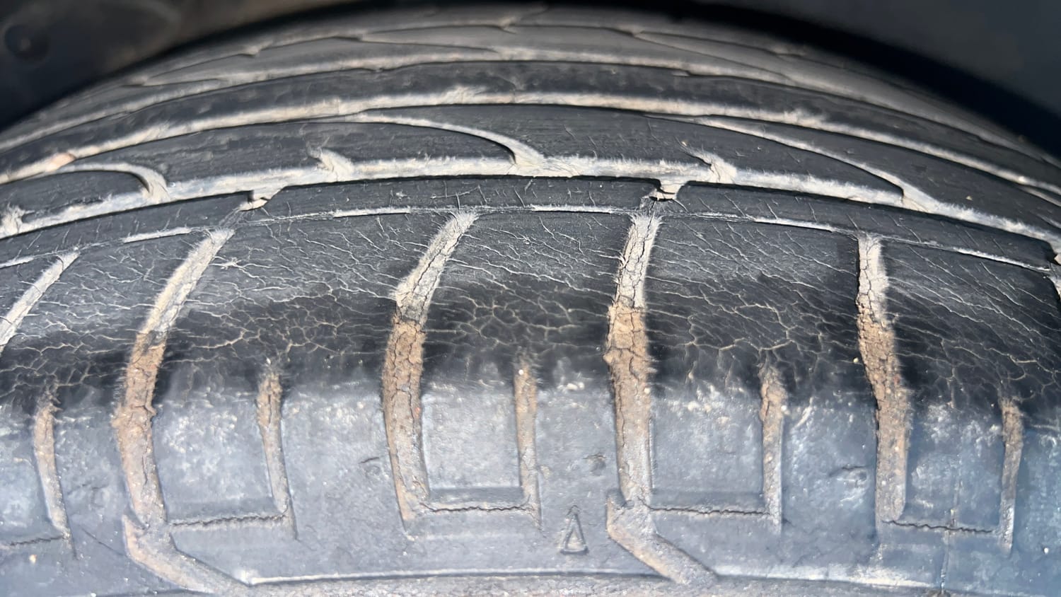 Used 2018 Hyundai Creta SX 1.6 Dual Tone Petrol Petrol Manual tyres RIGHT REAR TYRE TREAD VIEW