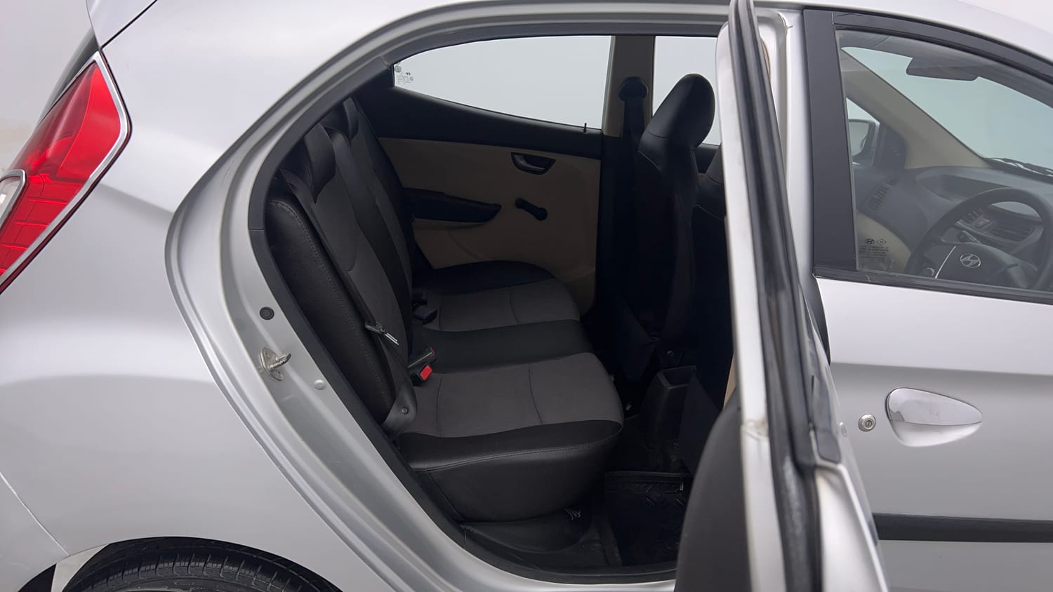 Used 2014 Hyundai Eon Sportz Petrol Manual interior RIGHT SIDE REAR DOOR CABIN VIEW