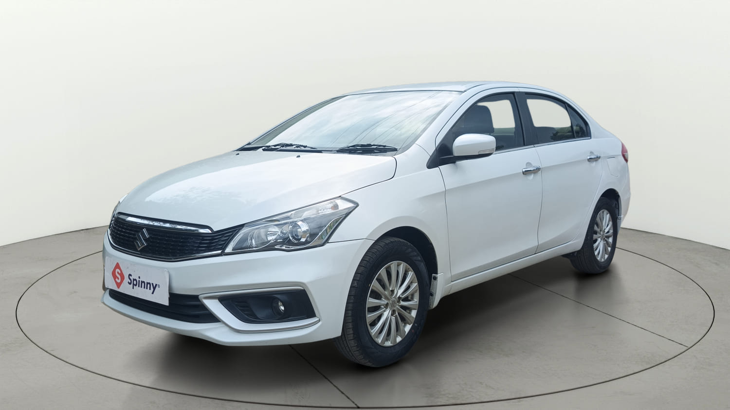 Used 2018 Maruti Suzuki Ciaz Delta Hybrid 1.5 Petrol Manual exterior LEFT FRONT CORNER VIEW