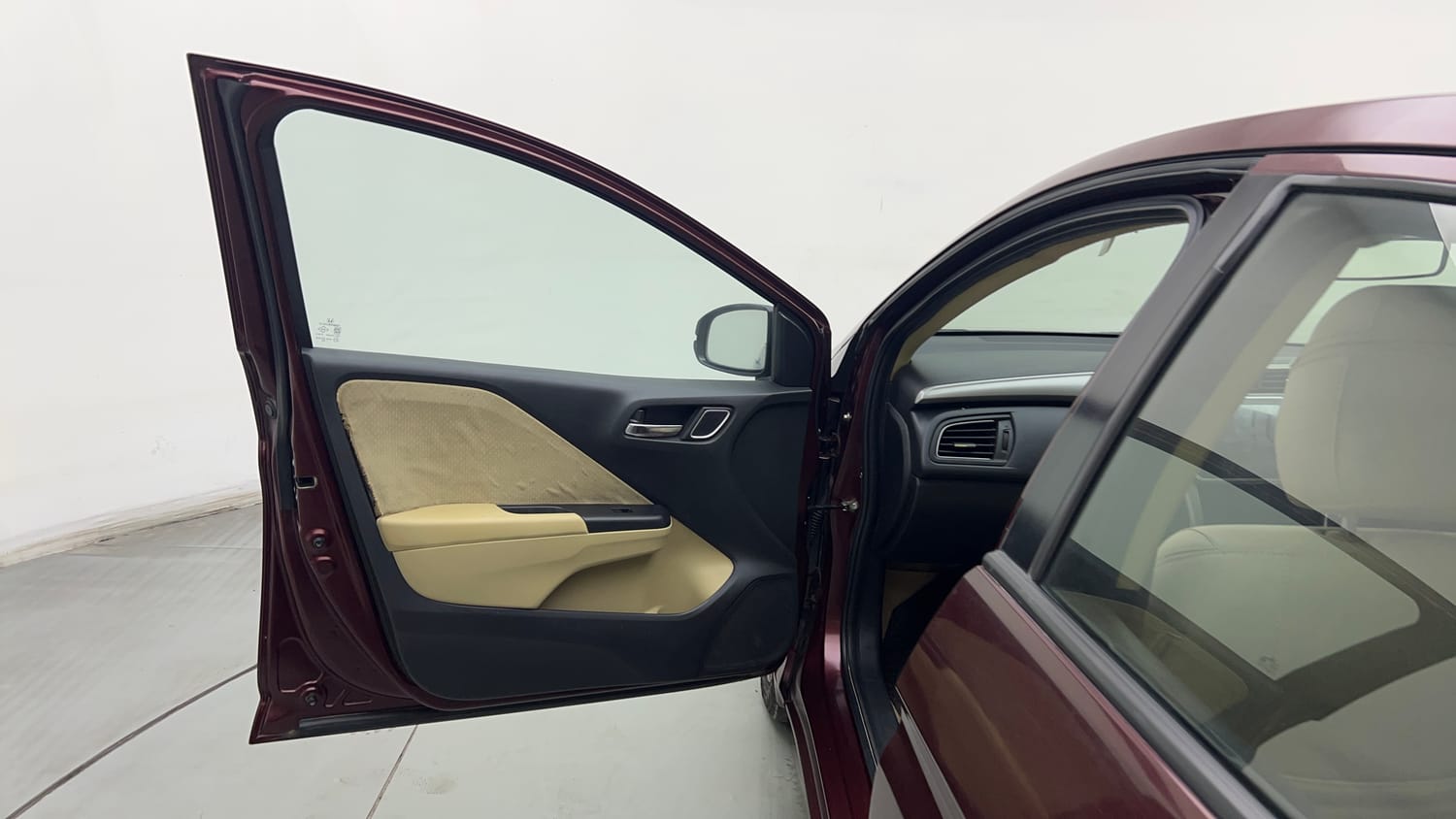 Used 2017 Honda City V Petrol Petrol Manual interior LEFT FRONT DOOR OPEN VIEW