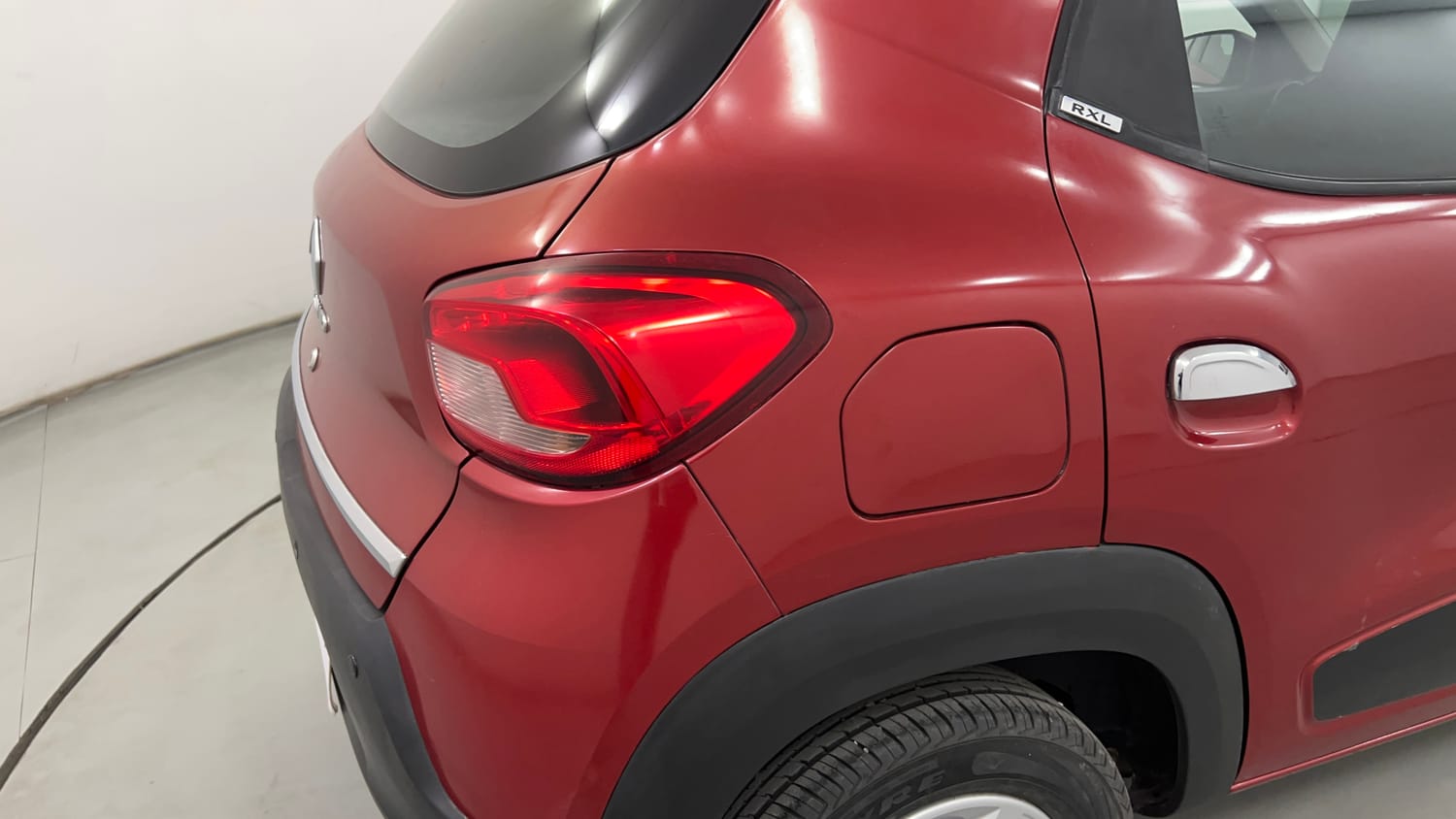 Used 2017 Renault Kwid RXL Petrol Manual dents MINOR SCRATCH