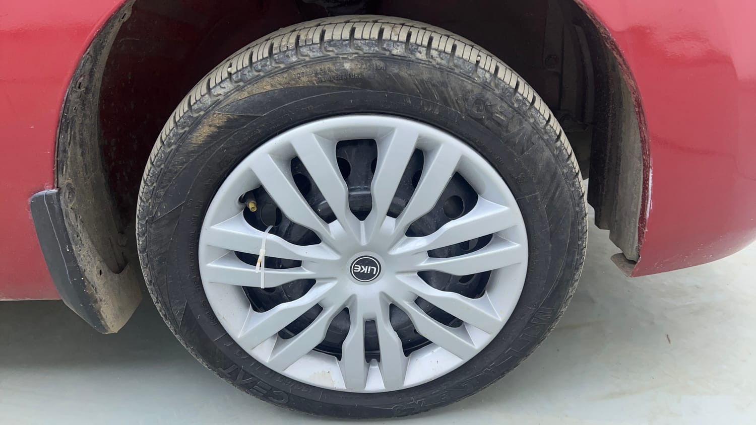 Used 2017 Maruti Suzuki Wagon R 1.0 VXI AMT Petrol Automatic tyres RIGHT FRONT TYRE RIM VIEW
