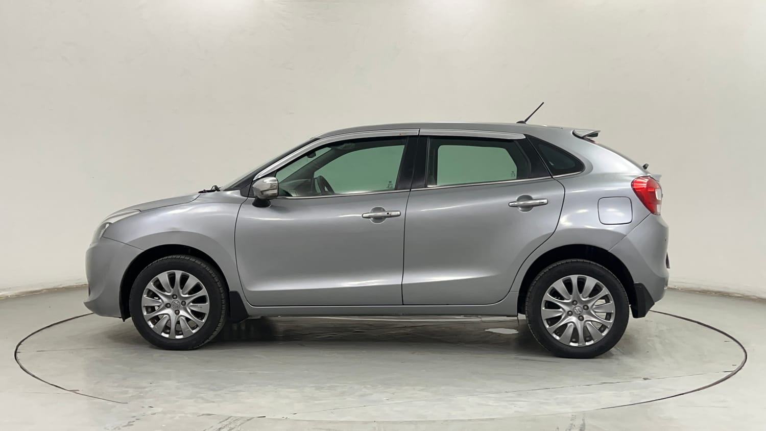 Used 2017 Maruti Suzuki Baleno Alpha 1.2 Petrol Manual exterior LEFT SIDE VIEW