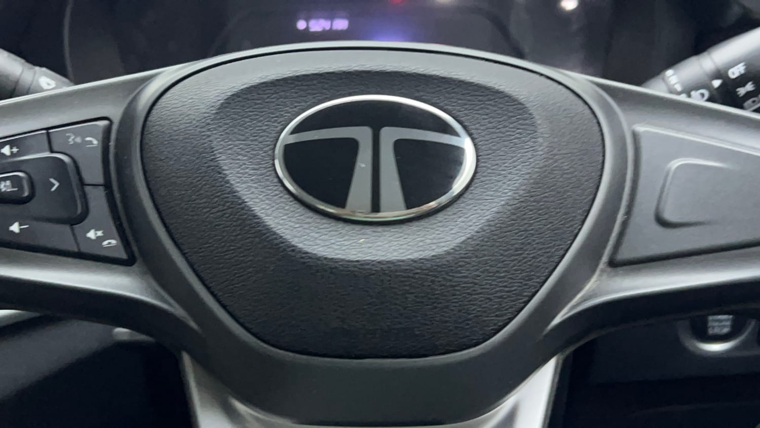 Used 2024 Tata Punch Accomplished iCNG Cng Manual top_features Airbags