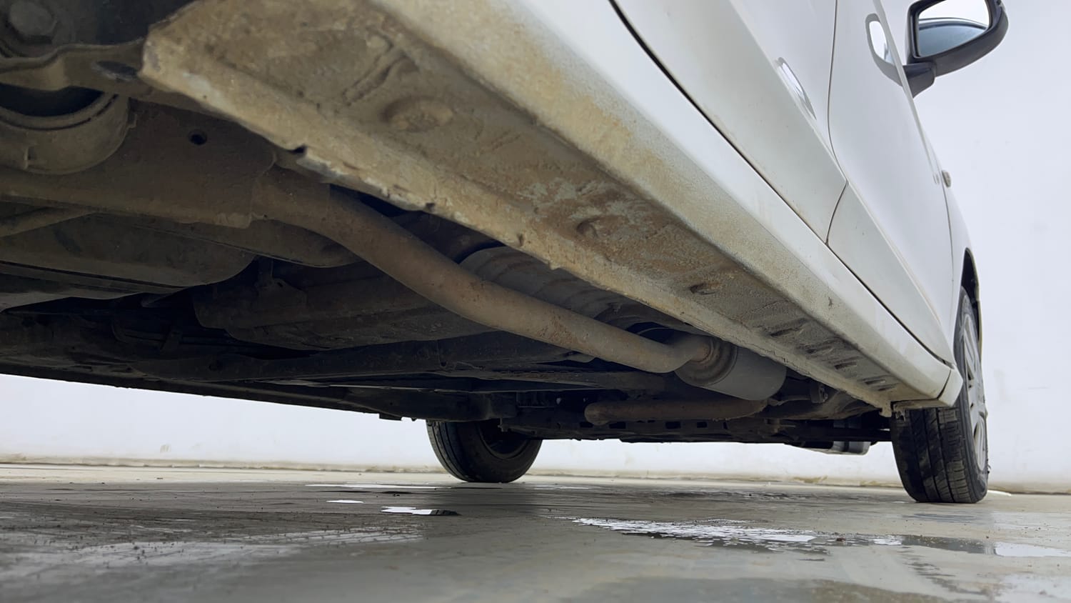 Used 2014 Honda City SV Petrol Manual extra REAR RIGHT UNDERBODY VIEW