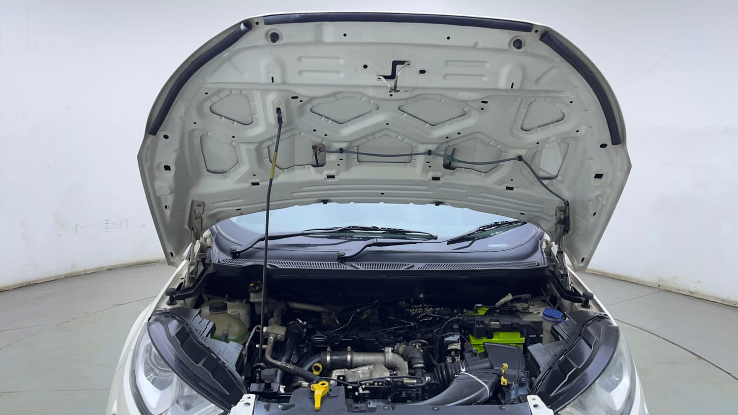 Used 2018 Ford EcoSport Titanium + 1.5L TDCi Diesel Manual engine ENGINE & BONNET OPEN FRONT VIEW