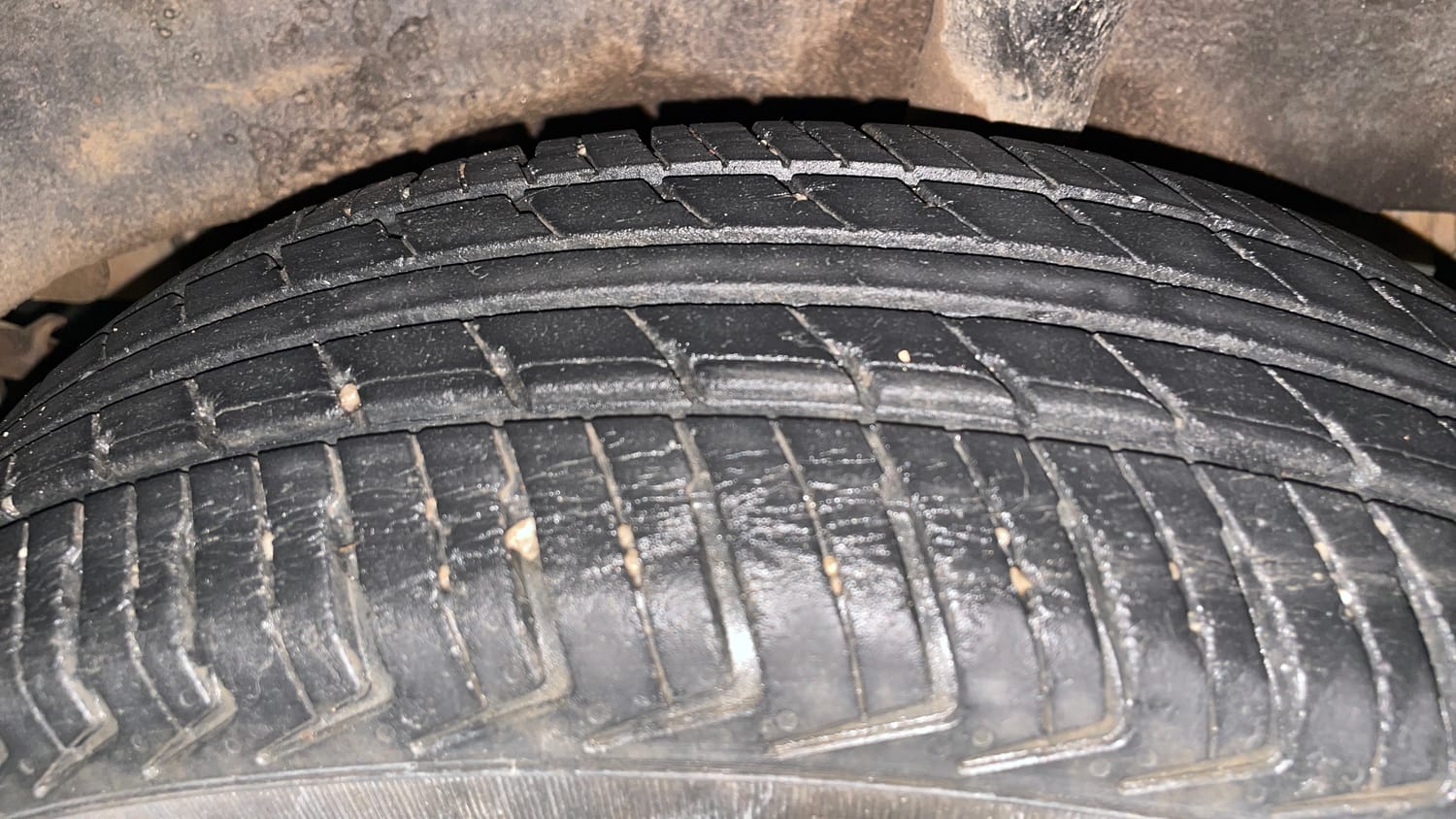 Used 2016 Renault Kwid 1.0 RXT Petrol Manual tyres LEFT REAR TYRE TREAD VIEW