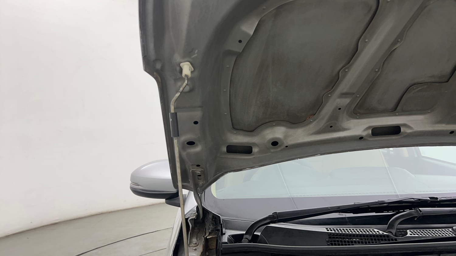 Used 2019 Honda Amaze 1.2 S CVT Petrol Petrol Automatic engine ENGINE RIGHT SIDE HINGE & APRON VIEW