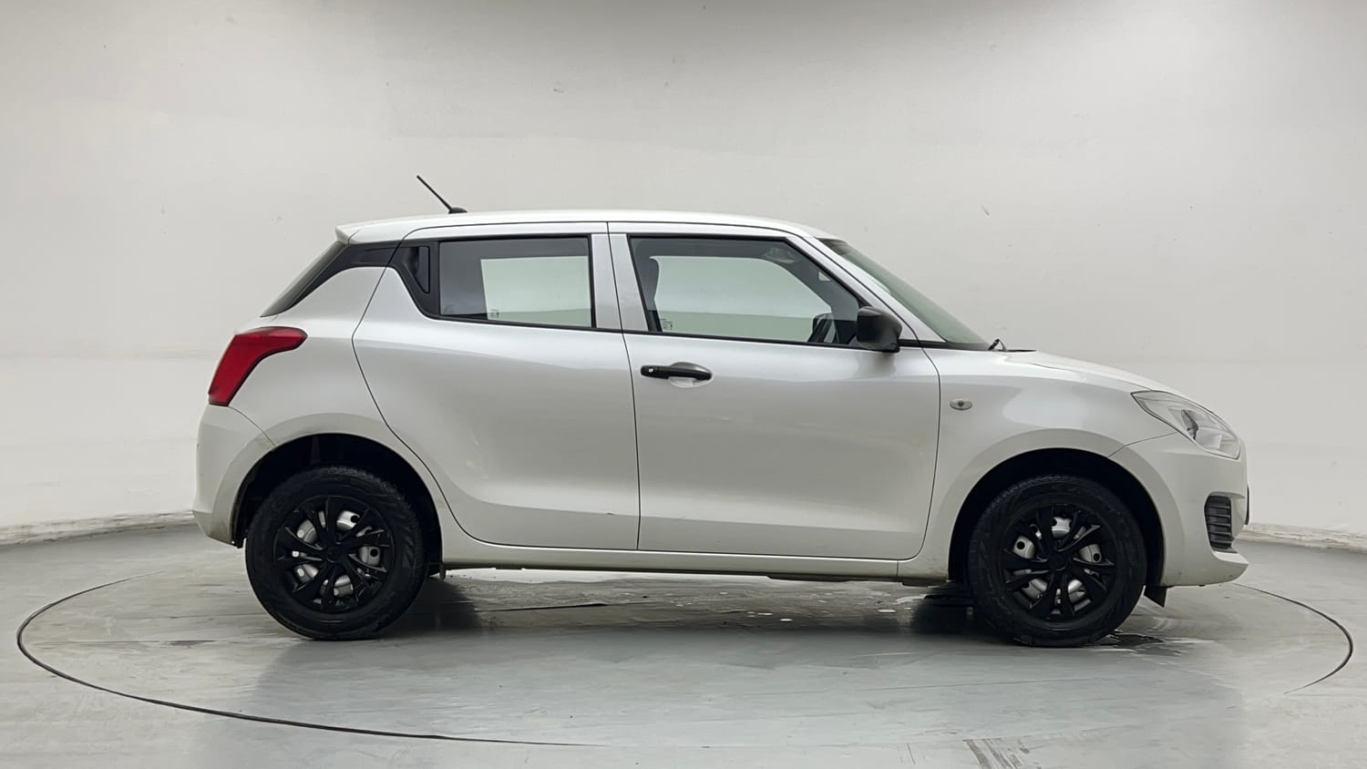 Used 2023 Maruti Suzuki Swift LXi Petrol Manual exterior RIGHT SIDE VIEW