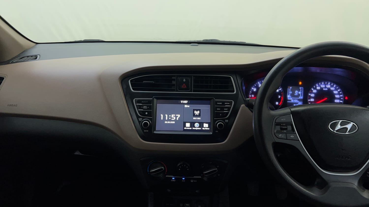 Used 2020 Hyundai Elite i20 Sportz Plus 1.2 Petrol Manual interior MUSIC SYSTEM & AC CONTROL VIEW